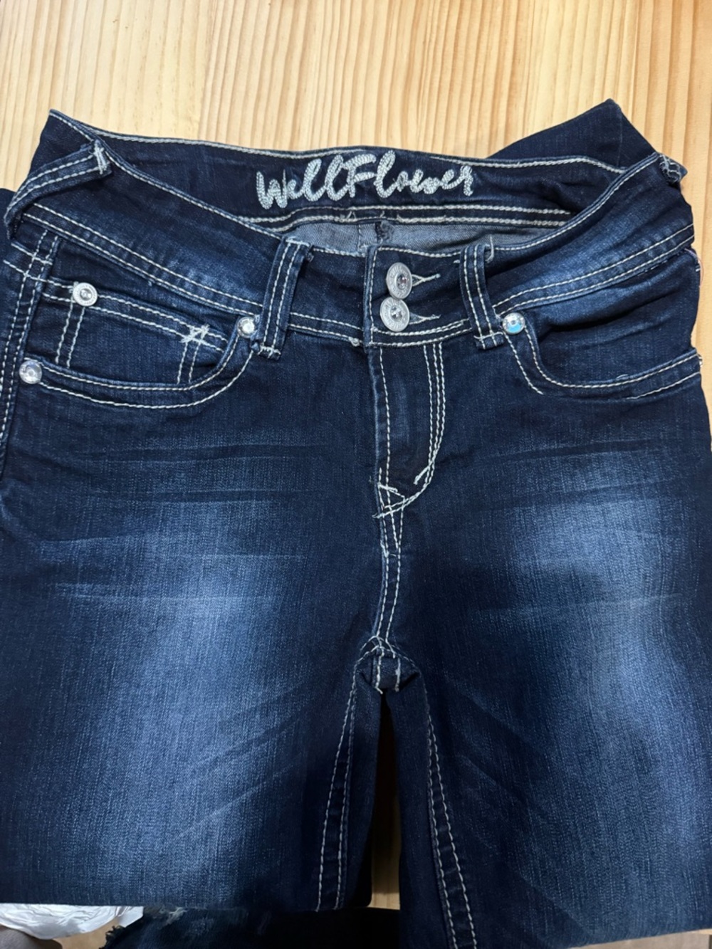 Wallflower Women's Dark Indigo Skinny Jeans with Contrast Stitching